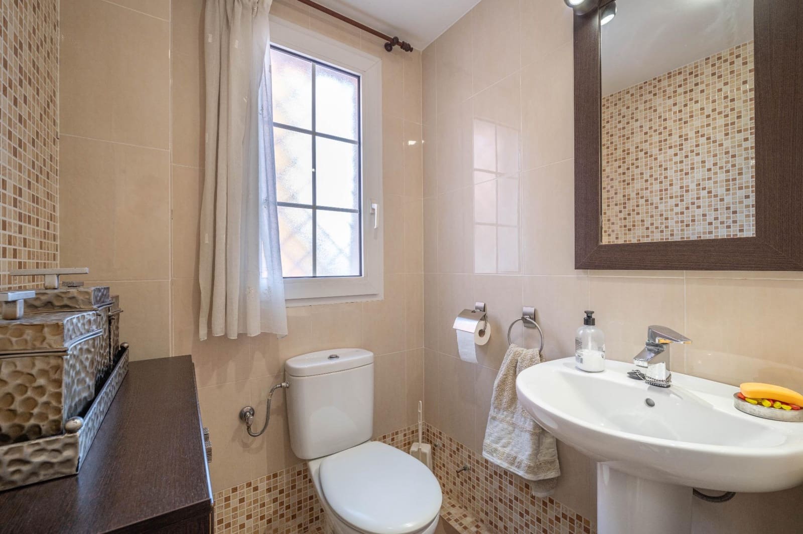 5 bedroom Villa for sale in Gojar with pool garage - € 535,000 (Ref: 9396170)