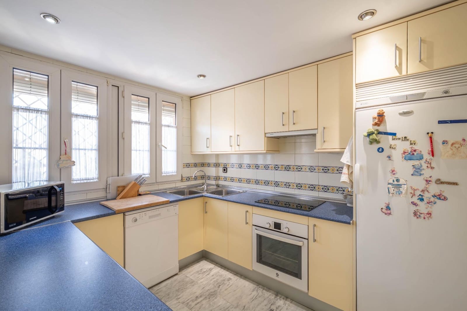 5 bedroom Villa for sale in Gojar with pool garage - € 535,000 (Ref: 9396170)