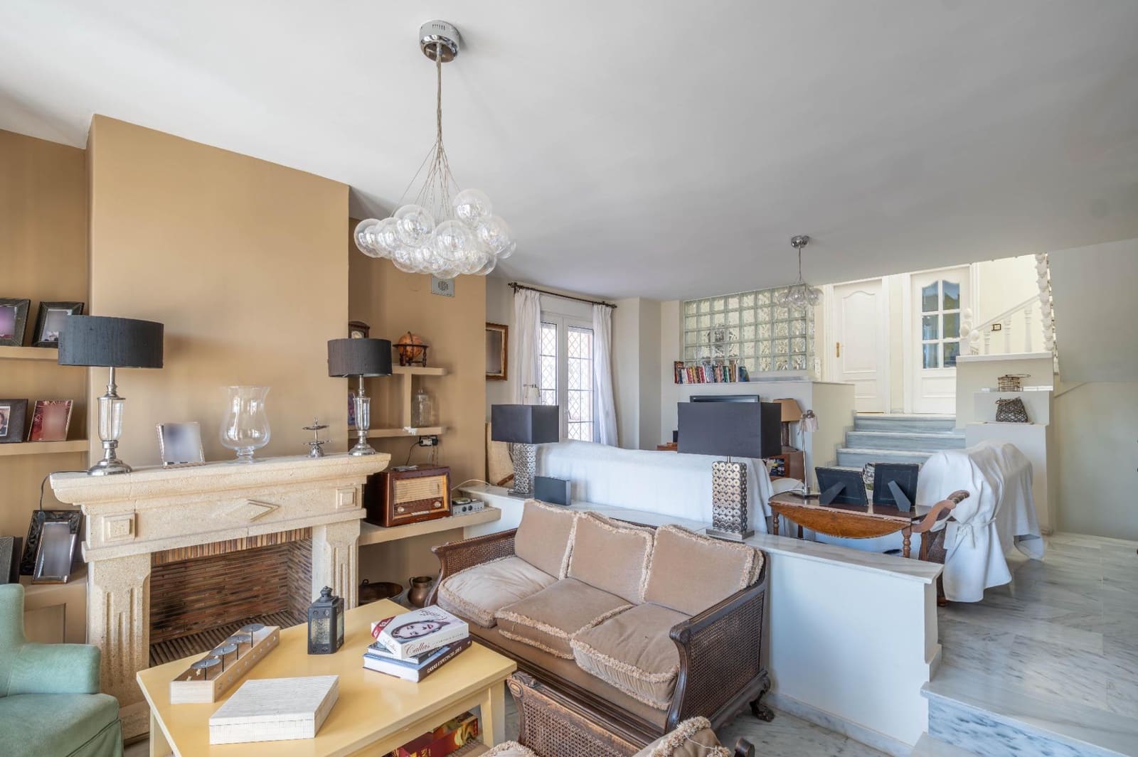 5 bedroom Villa for sale in Gojar with pool garage - € 535,000 (Ref: 9396170)