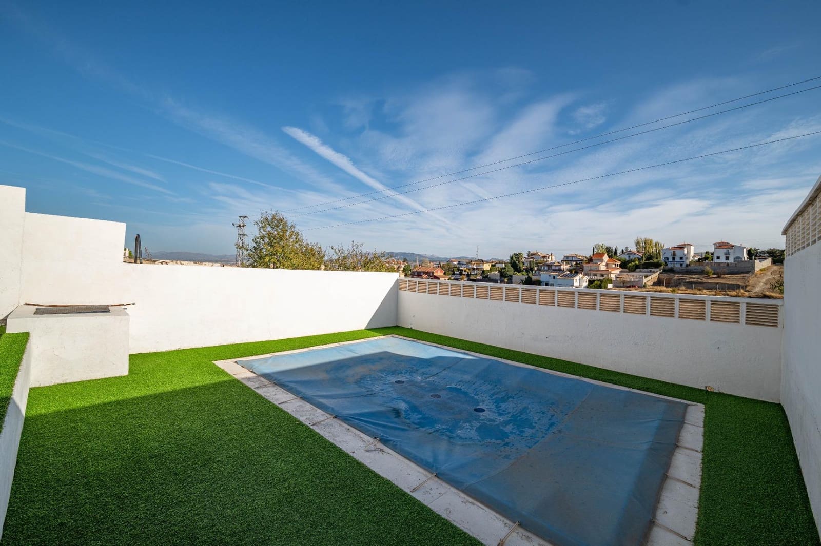 5 bedroom Villa for sale in Gojar with pool garage - € 535,000 (Ref: 9396170)