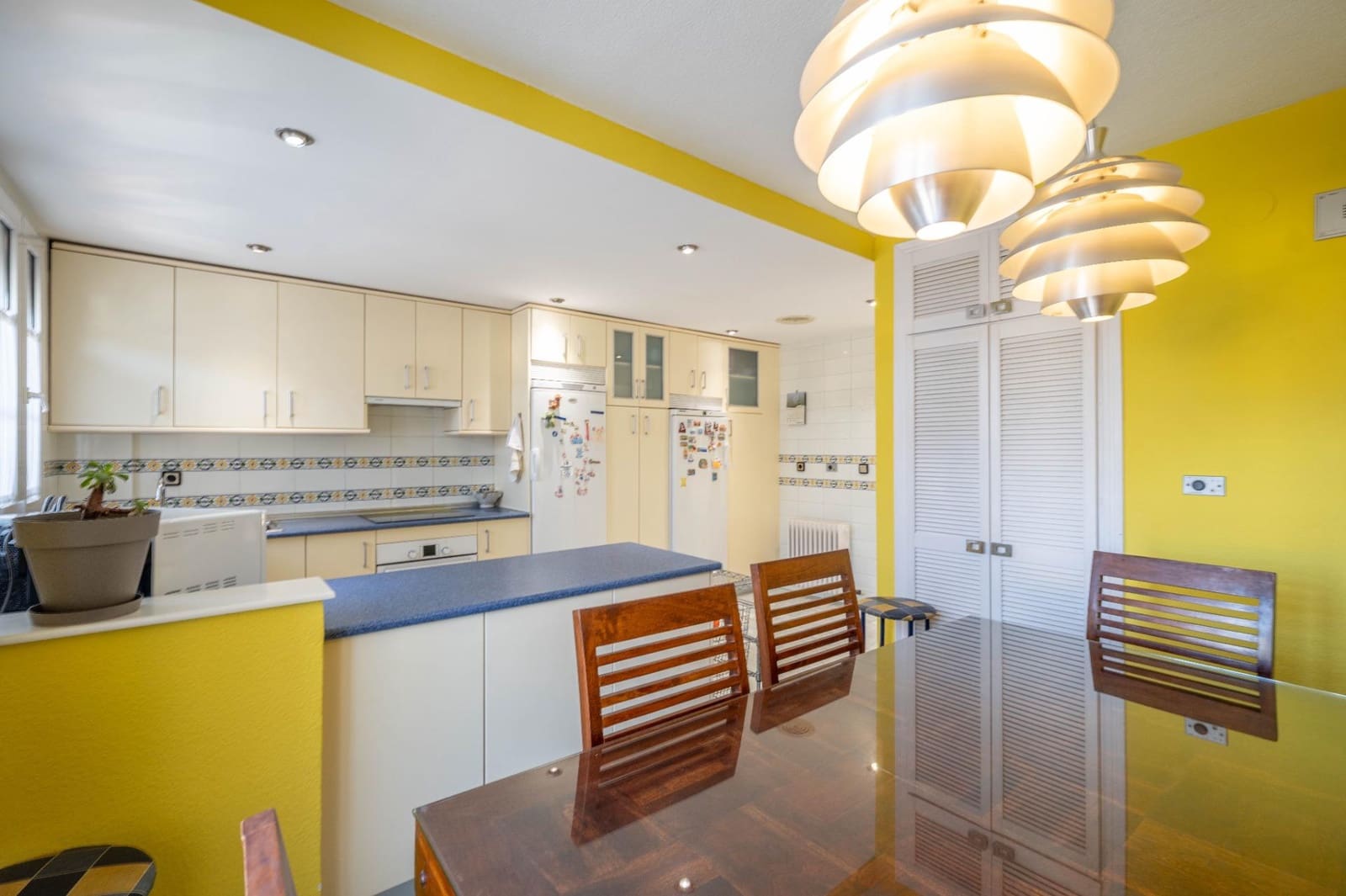 5 bedroom Villa for sale in Gojar with pool garage - € 535,000 (Ref: 9396170)