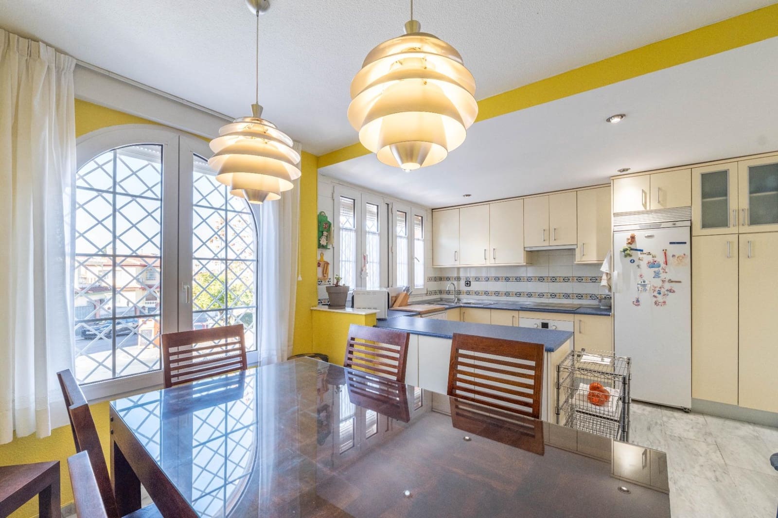 5 bedroom Villa for sale in Gojar with pool garage - € 535,000 (Ref: 9396170)