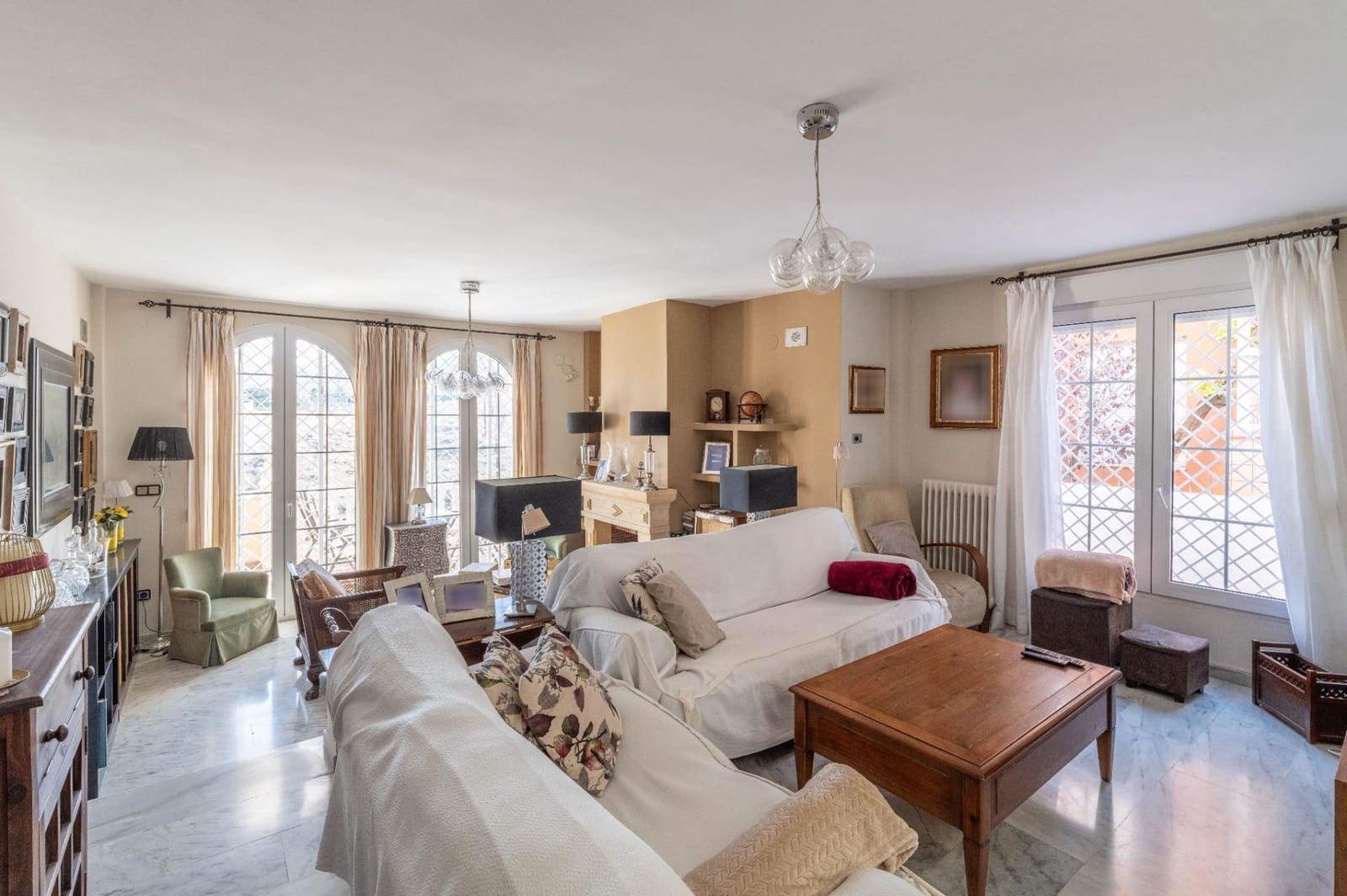 5 bedroom Villa for sale in Gojar with pool garage - € 535,000 (Ref: 9396170)