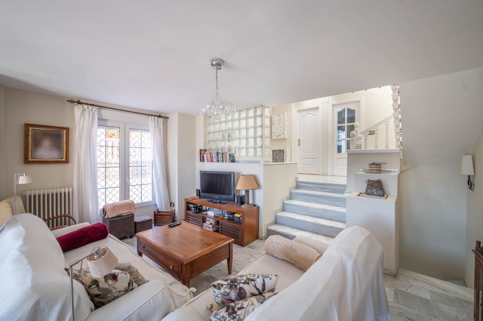 5 bedroom Villa for sale in Gojar with pool garage - € 535,000 (Ref: 9396170)