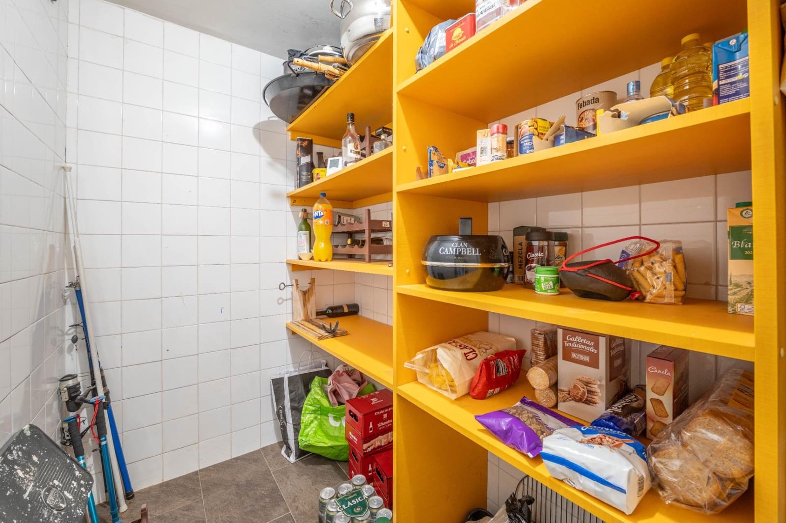 5 bedroom Villa for sale in Gojar with pool garage - € 535,000 (Ref: 9396170)