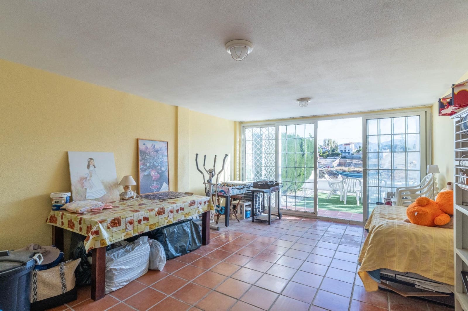 5 bedroom Villa for sale in Gojar with pool garage - € 535,000 (Ref: 9396170)