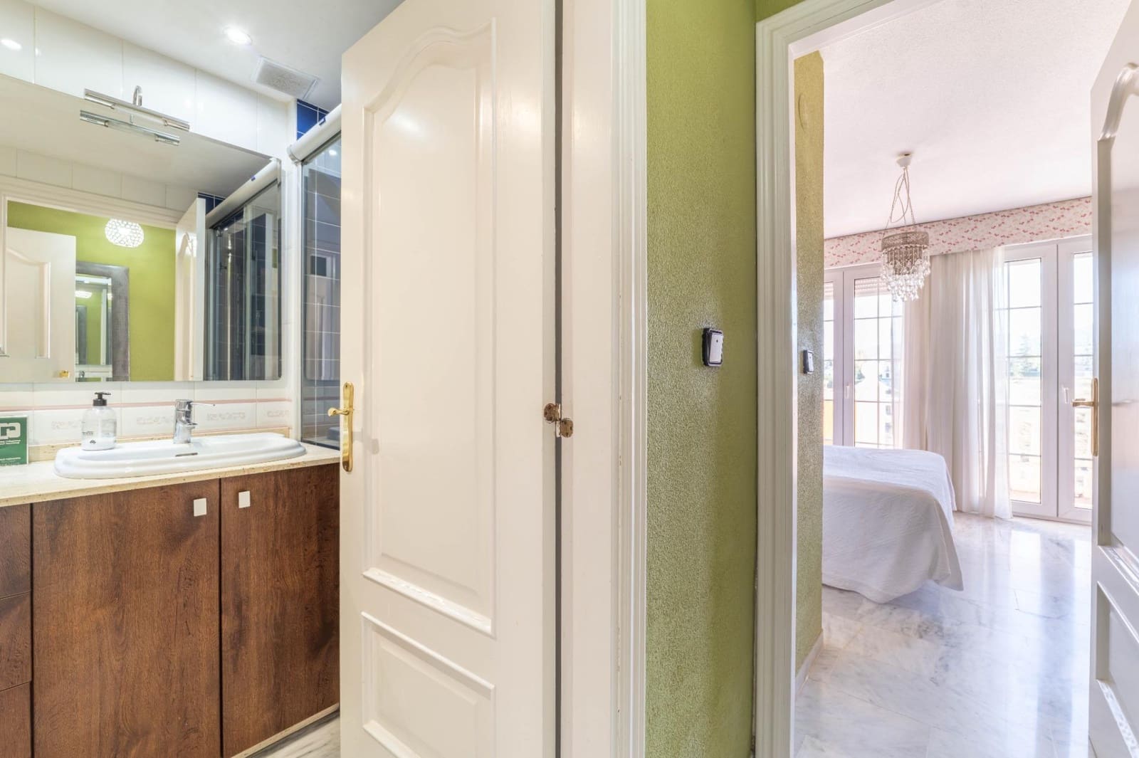 5 bedroom Villa for sale in Gojar with pool garage - € 535,000 (Ref: 9396170)