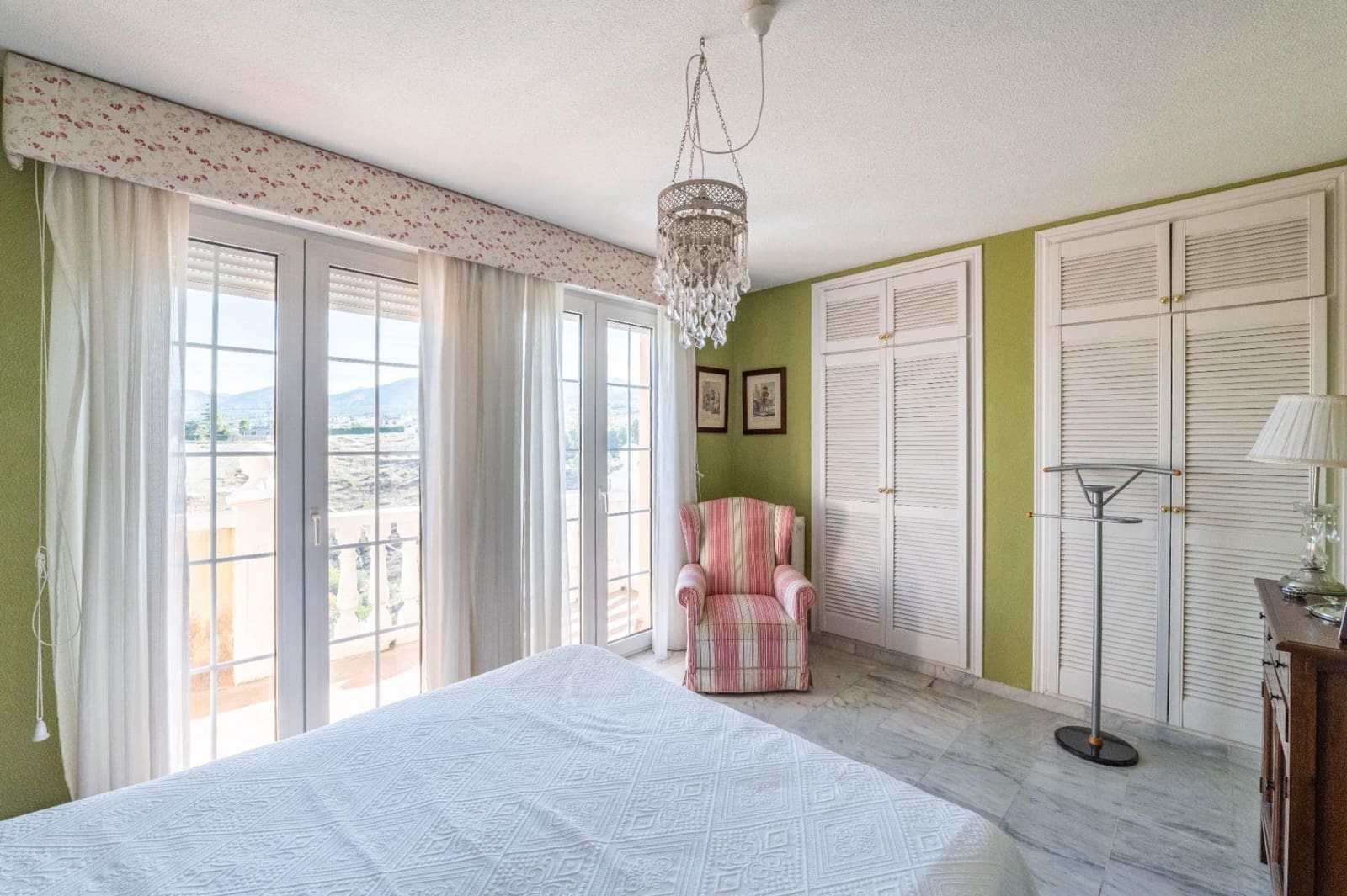 5 bedroom Villa for sale in Gojar with pool garage - € 535,000 (Ref: 9396170)