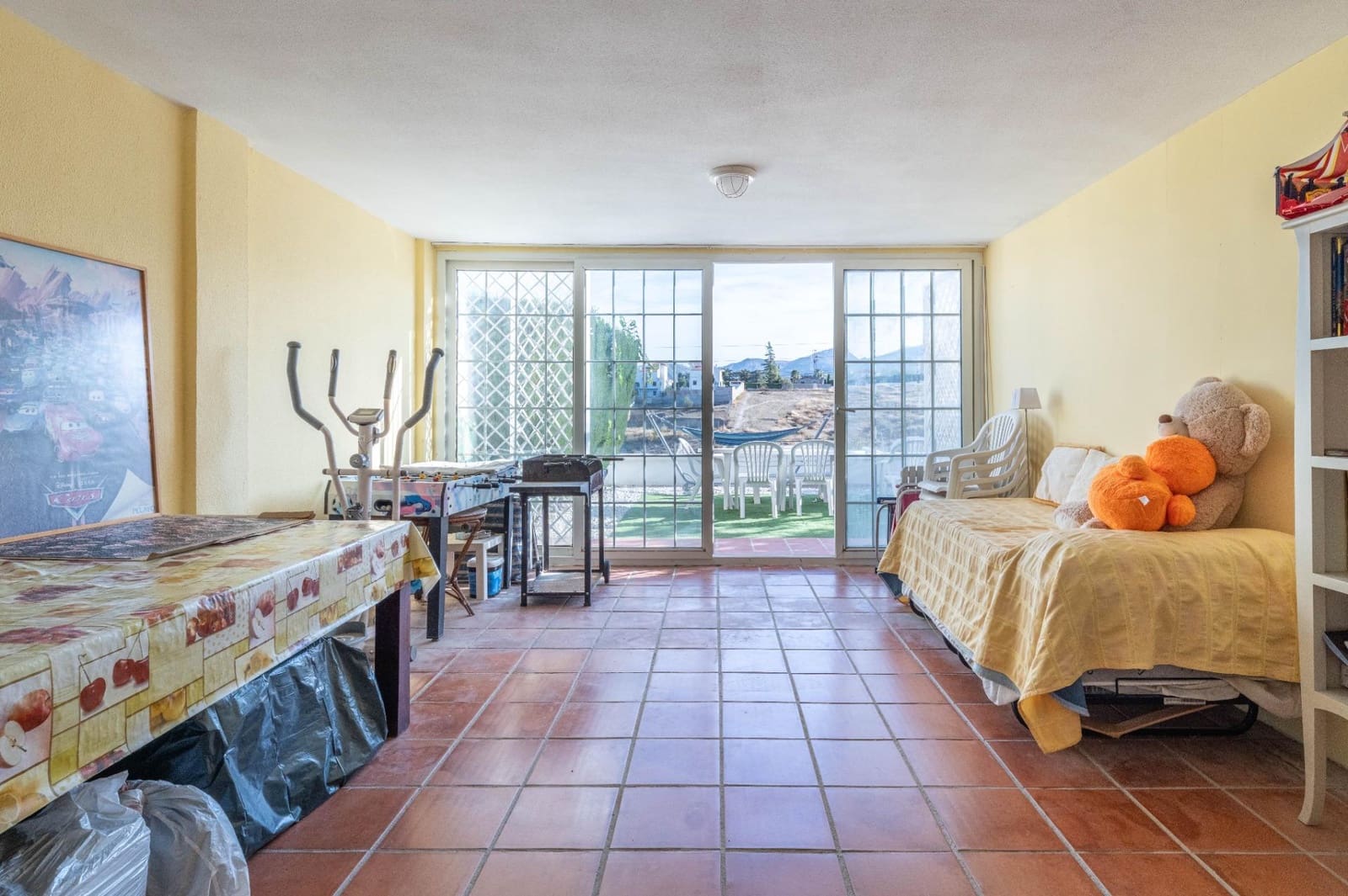 5 bedroom Villa for sale in Gojar with pool garage - € 535,000 (Ref: 9396170)