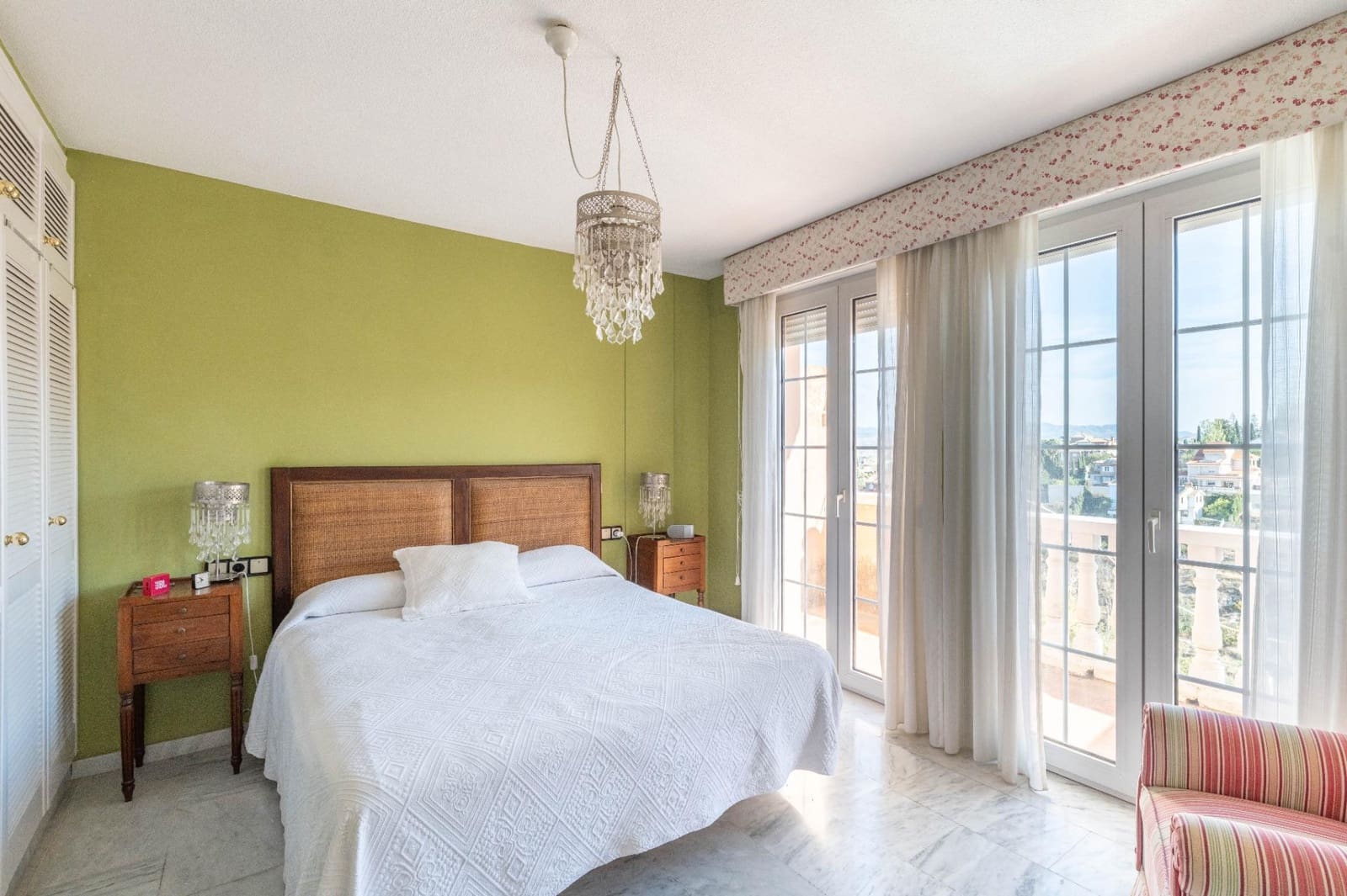 5 bedroom Villa for sale in Gojar with pool garage - € 535,000 (Ref: 9396170)