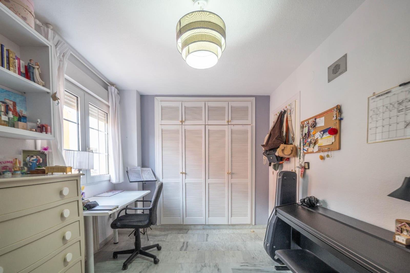 5 bedroom Villa for sale in Gojar with pool garage - € 535,000 (Ref: 9396170)