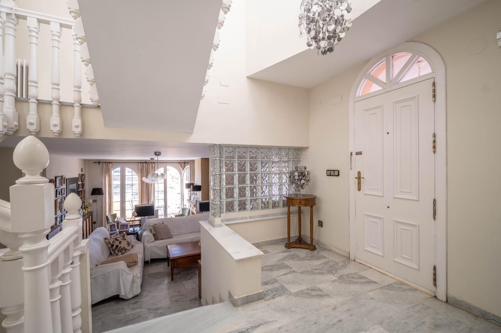 5 bedroom Villa for sale in Gojar with pool garage - € 495,000 (Ref: 9396170)