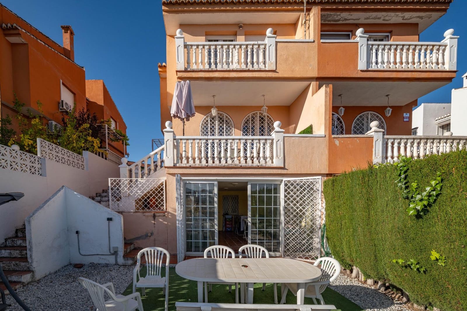 5 bedroom Villa for sale in Gojar with pool garage - € 495,000 (Ref: 9396170)
