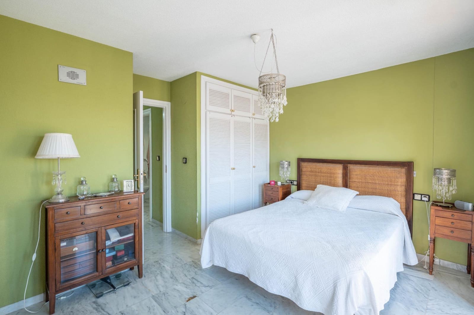 5 bedroom Villa for sale in Gojar with pool garage - € 495,000 (Ref: 9396170)