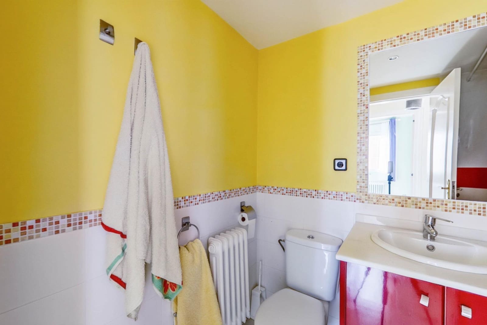 5 bedroom Villa for sale in Gojar with pool garage - € 495,000 (Ref: 9396170)