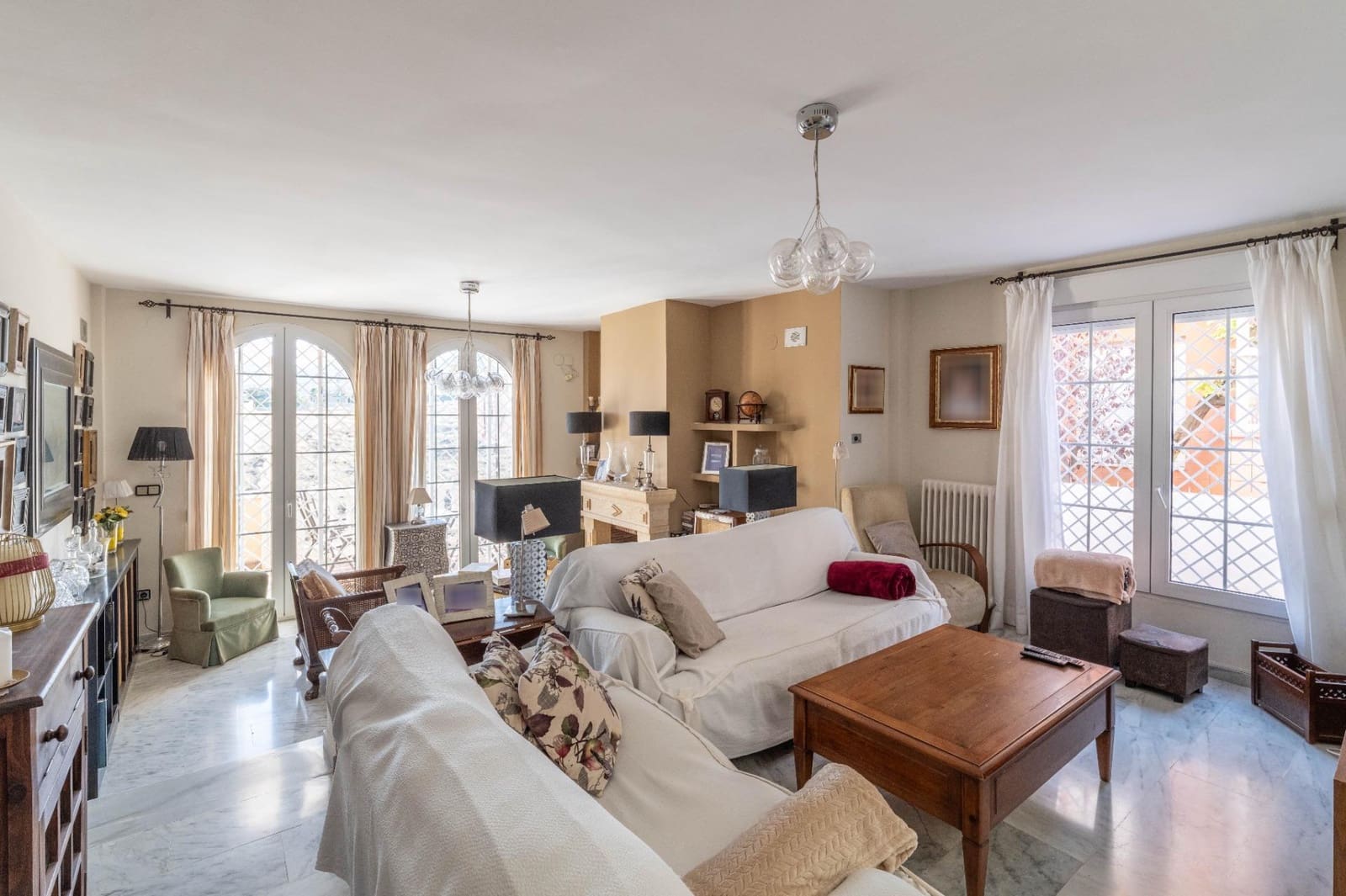5 bedroom Villa for sale in Gojar with pool garage - € 495,000 (Ref: 9396170)