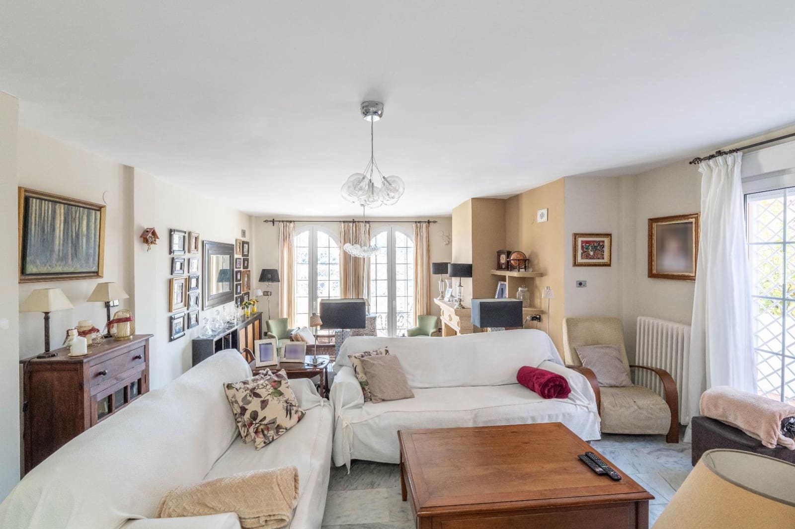 5 bedroom Villa for sale in Gojar with pool garage - € 495,000 (Ref: 9396170)