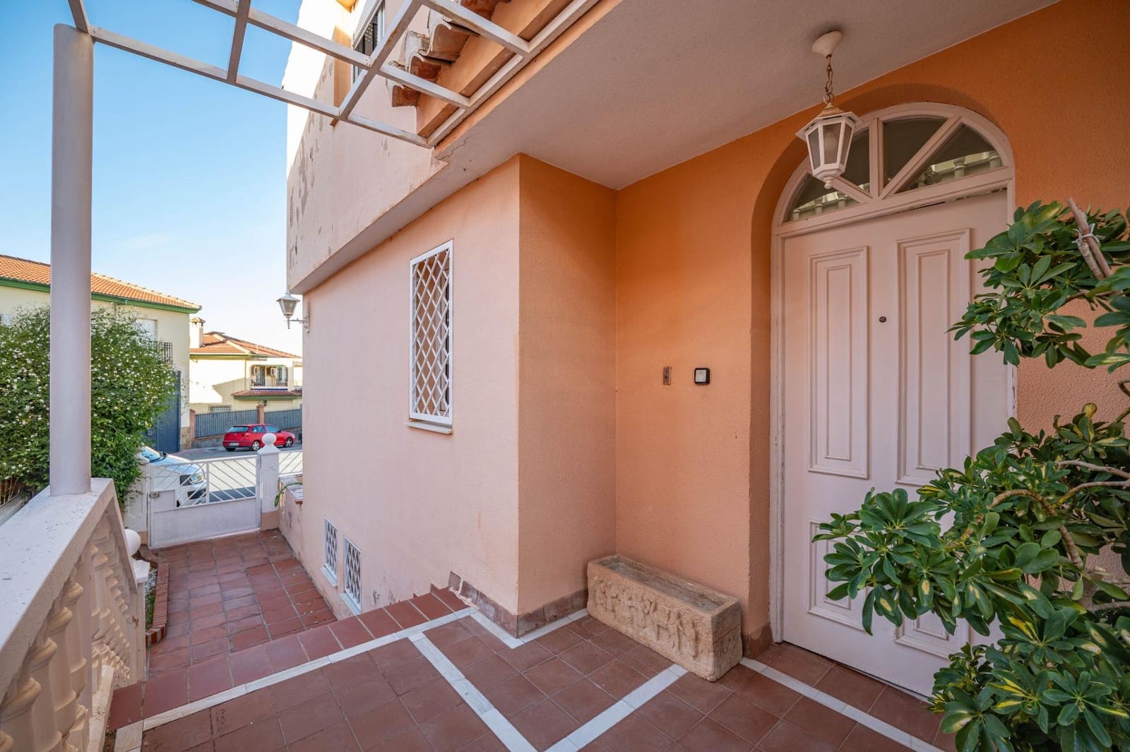 5 bedroom Villa for sale in Gojar with pool garage - € 495,000 (Ref: 9396170)