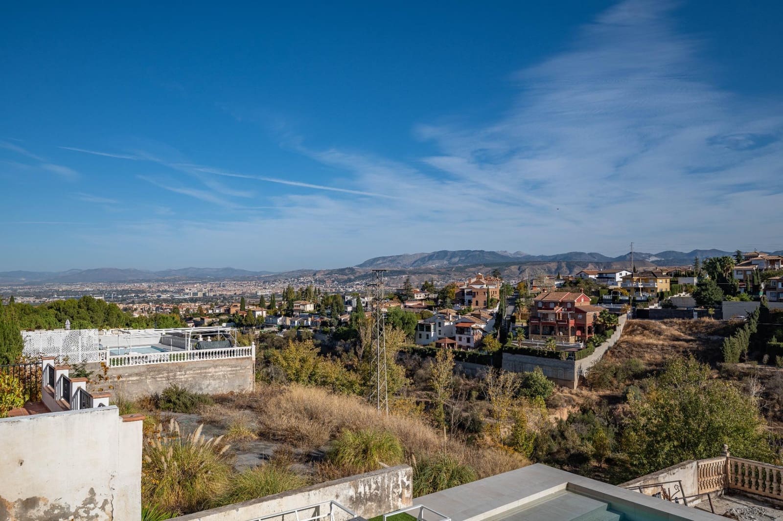 5 bedroom Villa for sale in Gojar with pool garage - € 495,000 (Ref: 9396170)