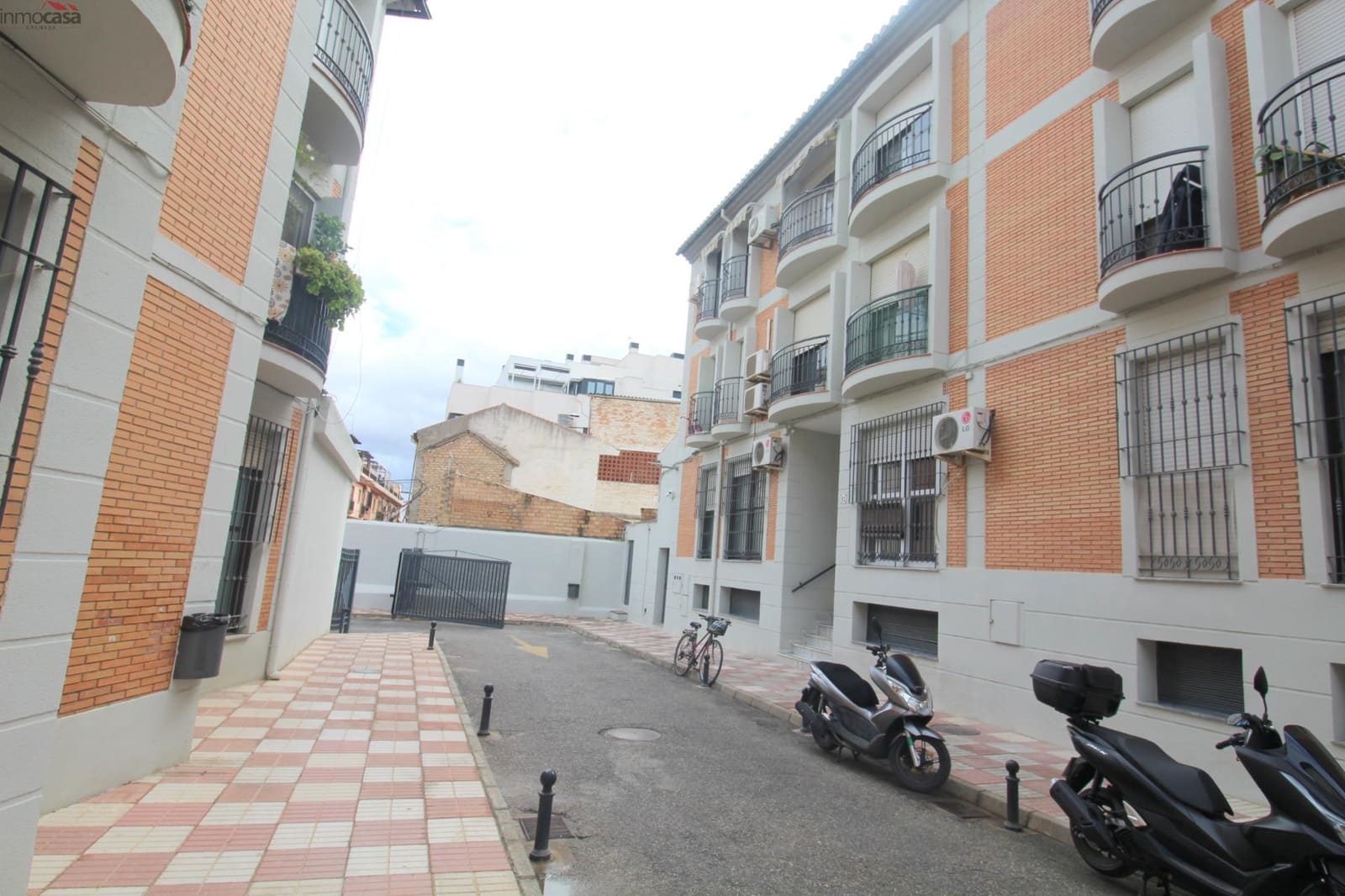 Appartement de 2 chambres à louer à Armilla avec garage - 680 € (Ref: 9398631)