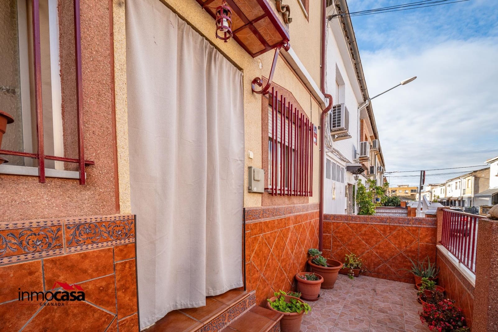 3 slaapkamer Rijtjeshuis te koop in Albolote - € 175.000 (Ref: 9401327)