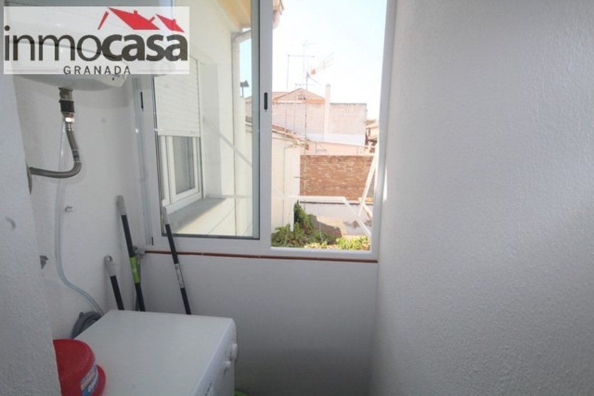 3 sovrum Lägenhet att hyra i Armilla med garage - 700 € (Ref: 9403521)