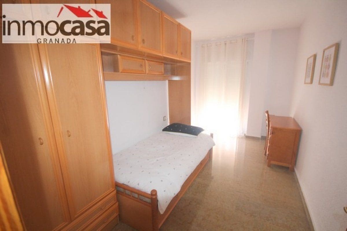 3 sovrum Lägenhet att hyra i Armilla med garage - 700 € (Ref: 9403521)