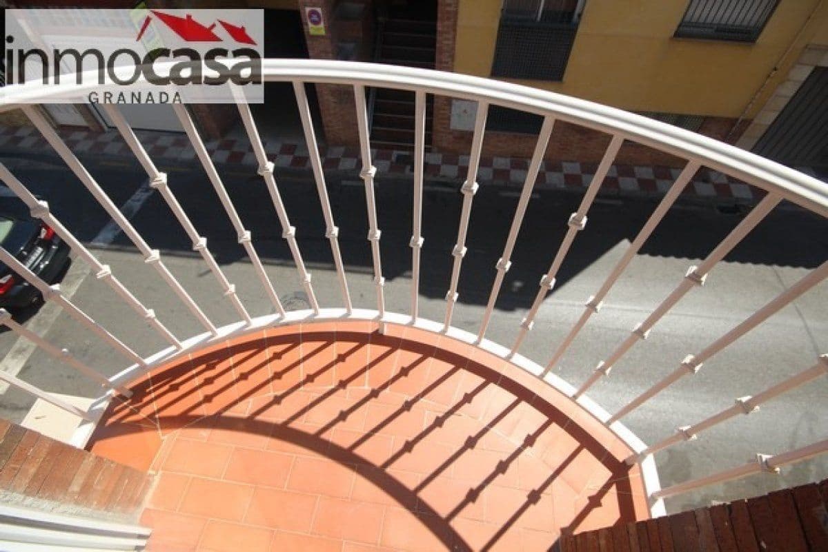 3 sovrum Lägenhet att hyra i Armilla med garage - 700 € (Ref: 9403521)