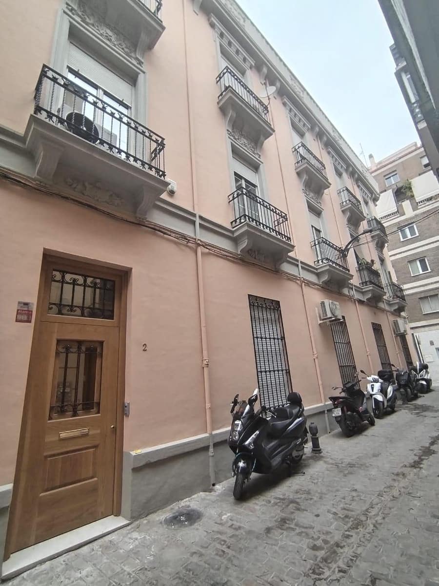 1 bedroom Apartment for rent in Granada city - € 2,500 (Ref: 9431157)