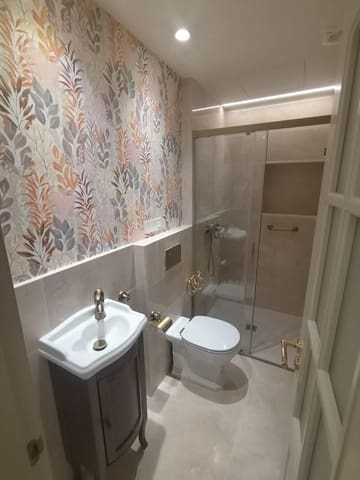 1 soveværelse Lejlighed til leje i Centro, Granada by - € 2.500 (Ref: 9431157)