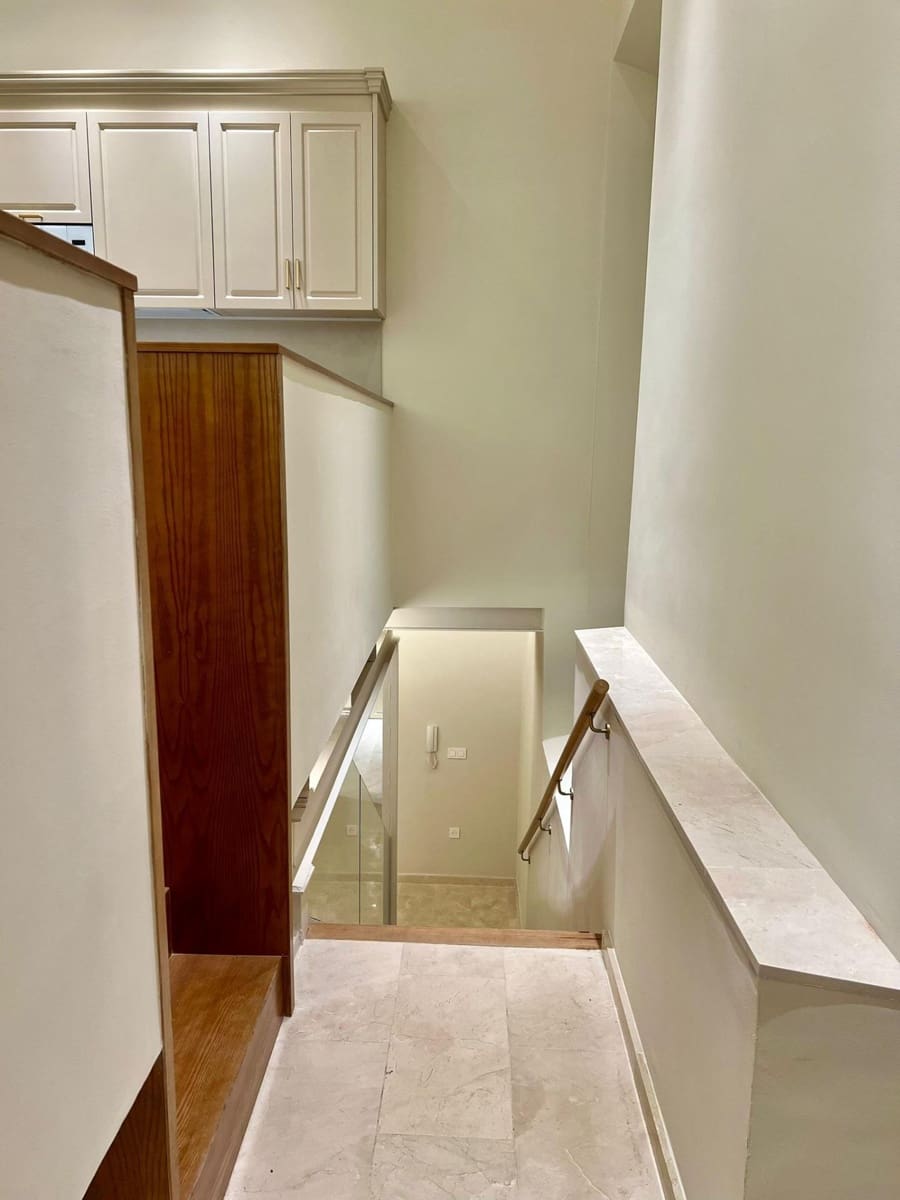 1 sypialnia Apartament do wynajęcia w Miasto Grenada - 1 950 € (Ref: 9431157)