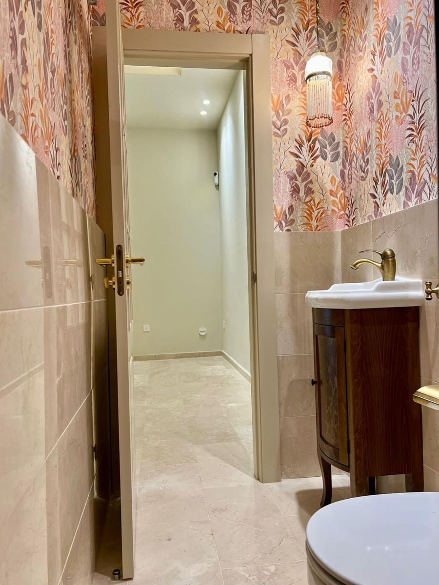 1 sypialnia Apartament do wynajęcia w Miasto Grenada - 1 950 € (Ref: 9431157)