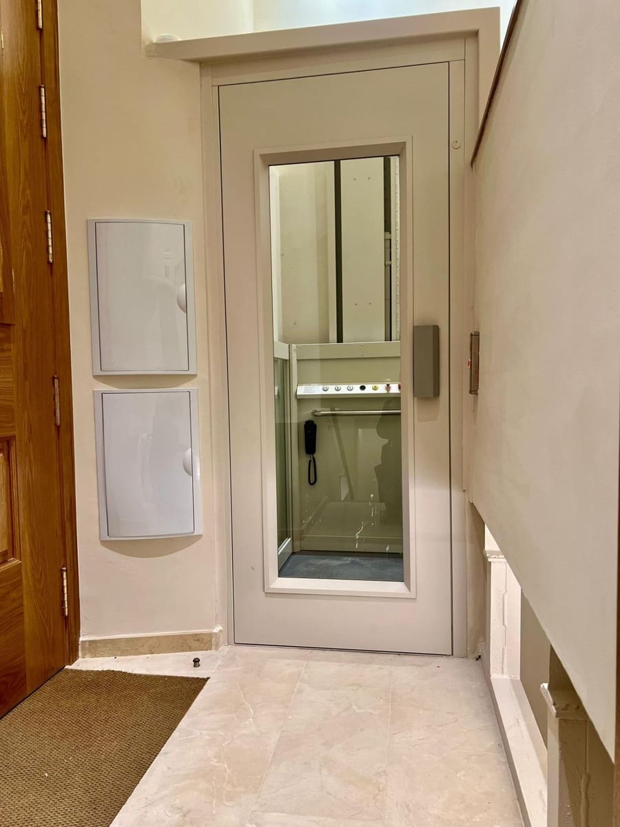 1 sypialnia Apartament do wynajęcia w Miasto Grenada - 1 950 € (Ref: 9431157)