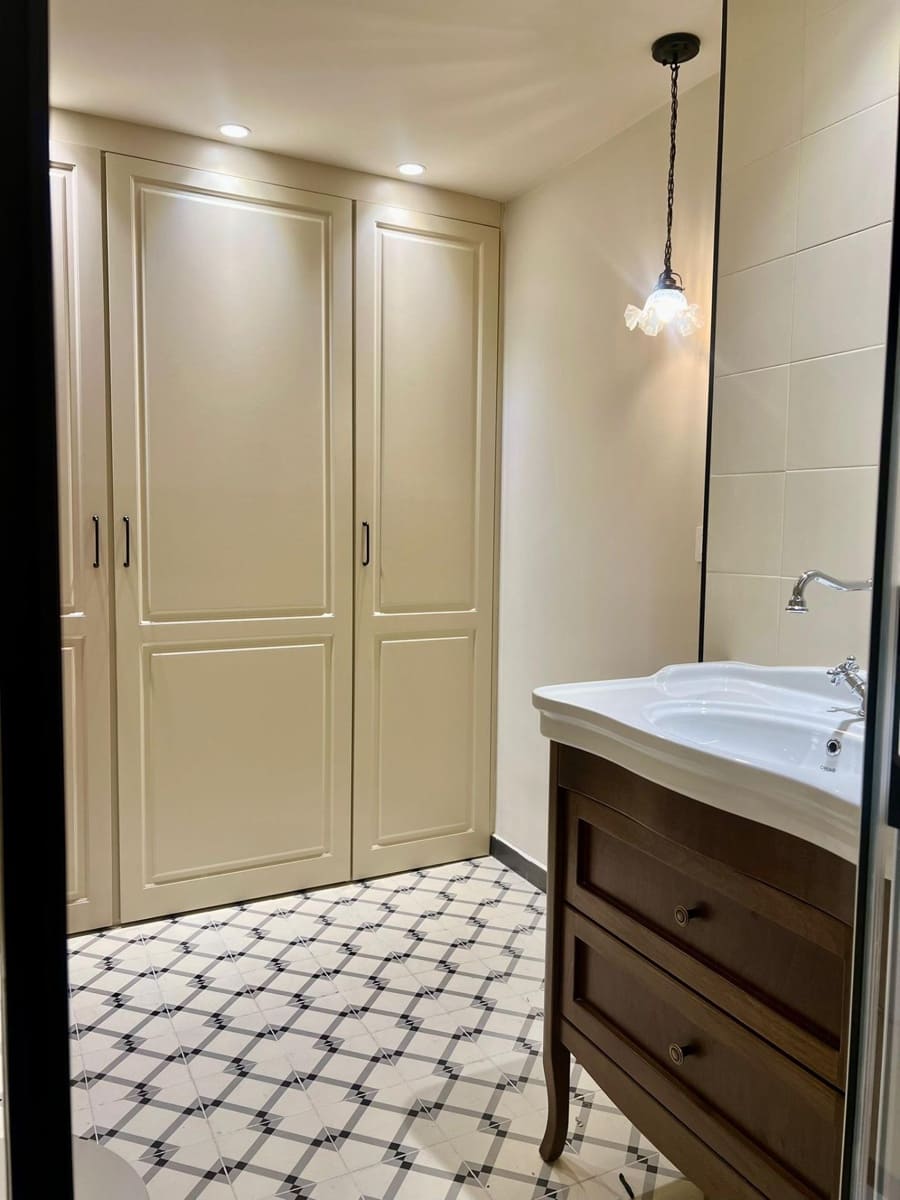 1 sypialnia Apartament do wynajęcia w Miasto Grenada - 1 950 € (Ref: 9431157)