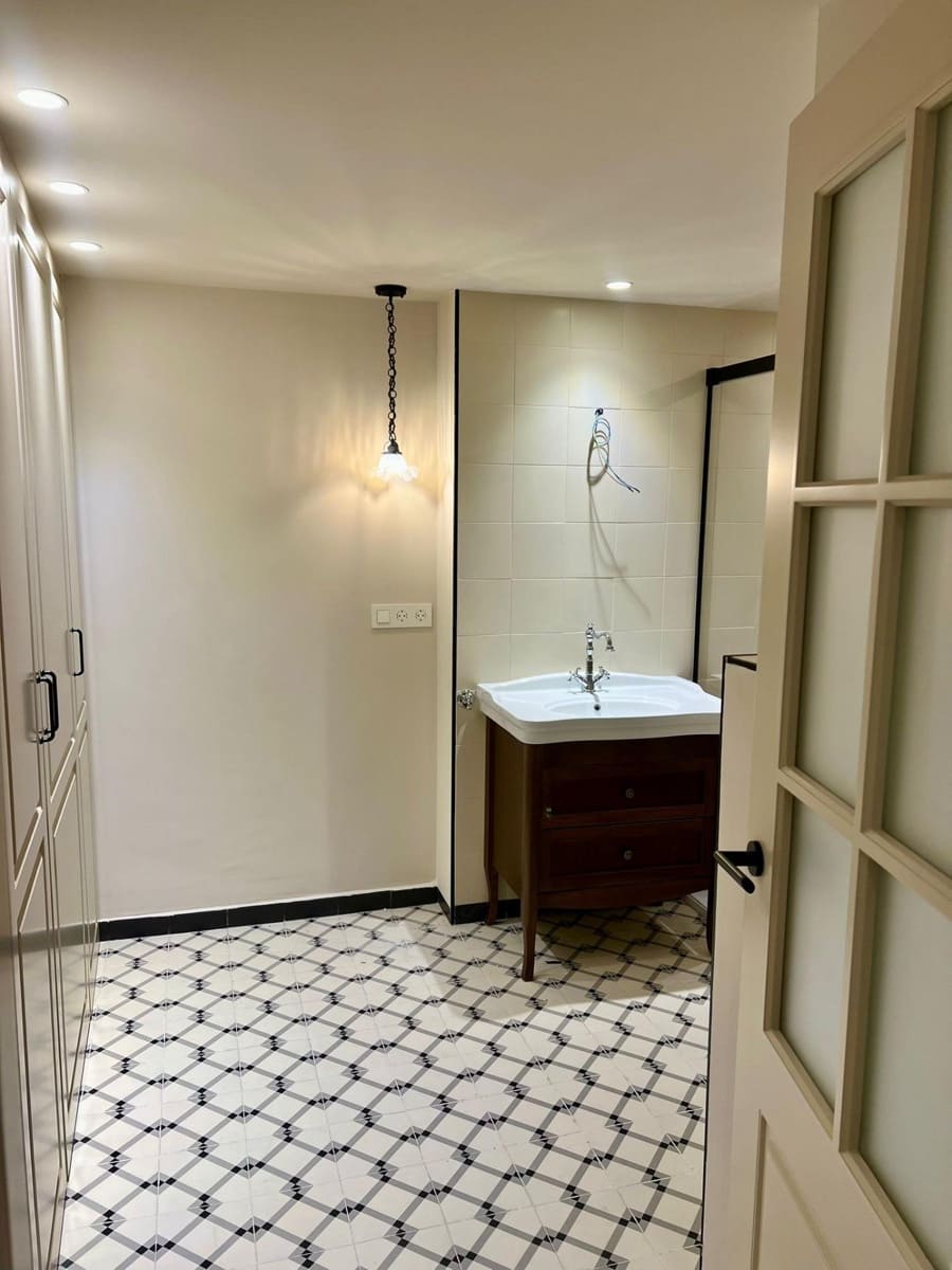 1 sypialnia Apartament do wynajęcia w Miasto Grenada - 1 950 € (Ref: 9431157)