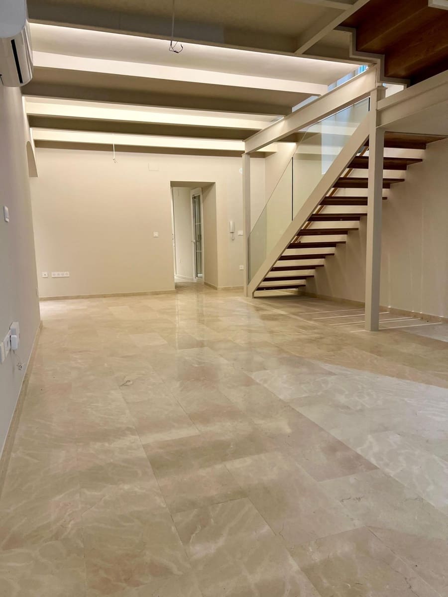 1 sypialnia Apartament do wynajęcia w Miasto Grenada - 1 950 € (Ref: 9431157)