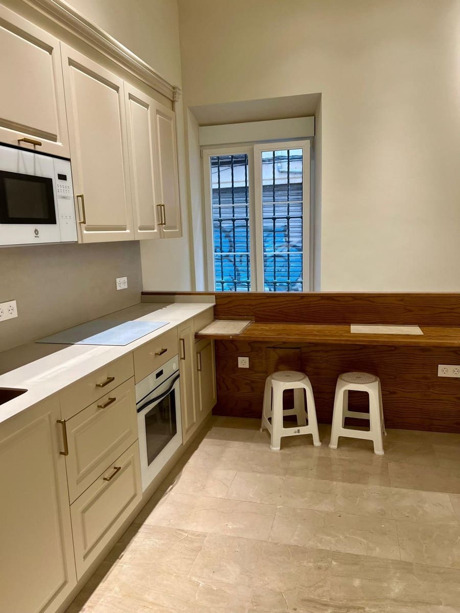 1 sypialnia Apartament do wynajęcia w Miasto Grenada - 1 950 € (Ref: 9431157)