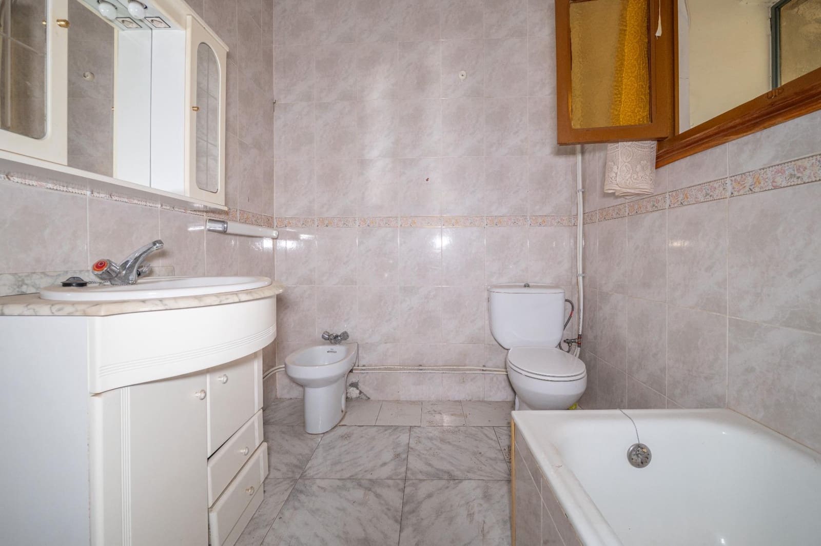 6 soverom Hus til salgs i Padul - € 100 000 (Ref: 9431159)