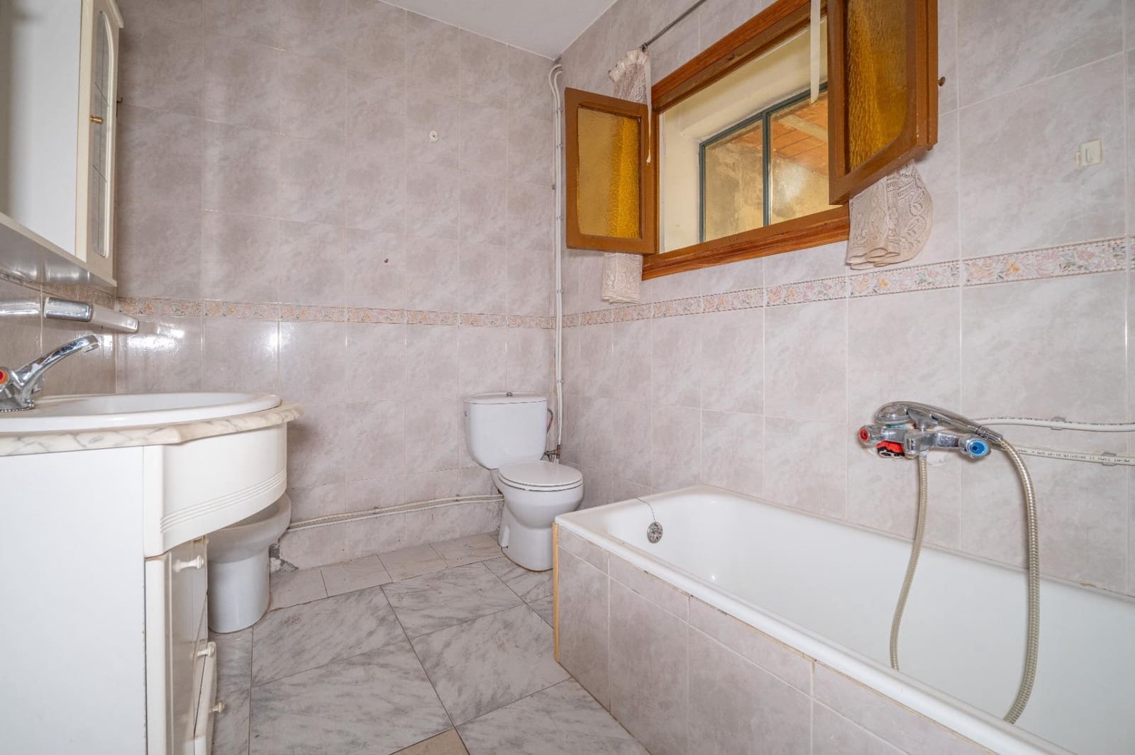 6 soverom Hus til salgs i Padul - € 100 000 (Ref: 9431159)