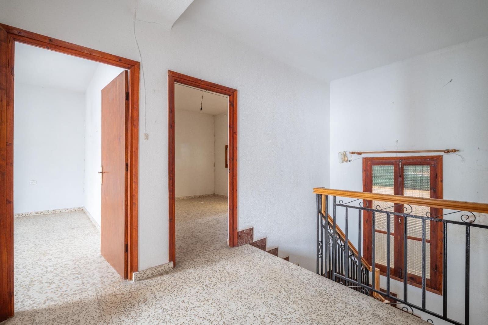 6 soverom Hus til salgs i Padul - € 100 000 (Ref: 9431159)