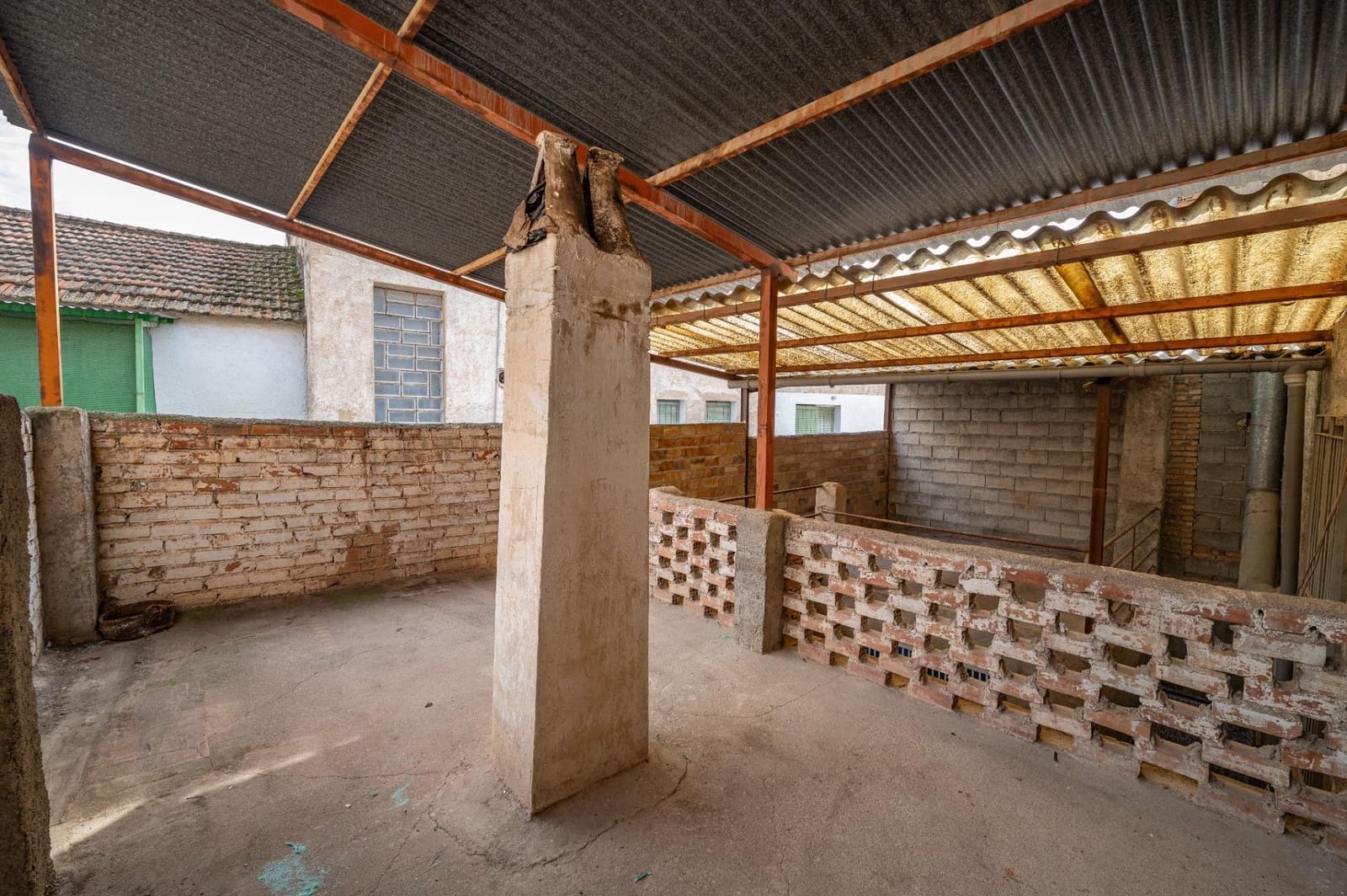 6 soverom Hus til salgs i Padul - € 100 000 (Ref: 9431159)