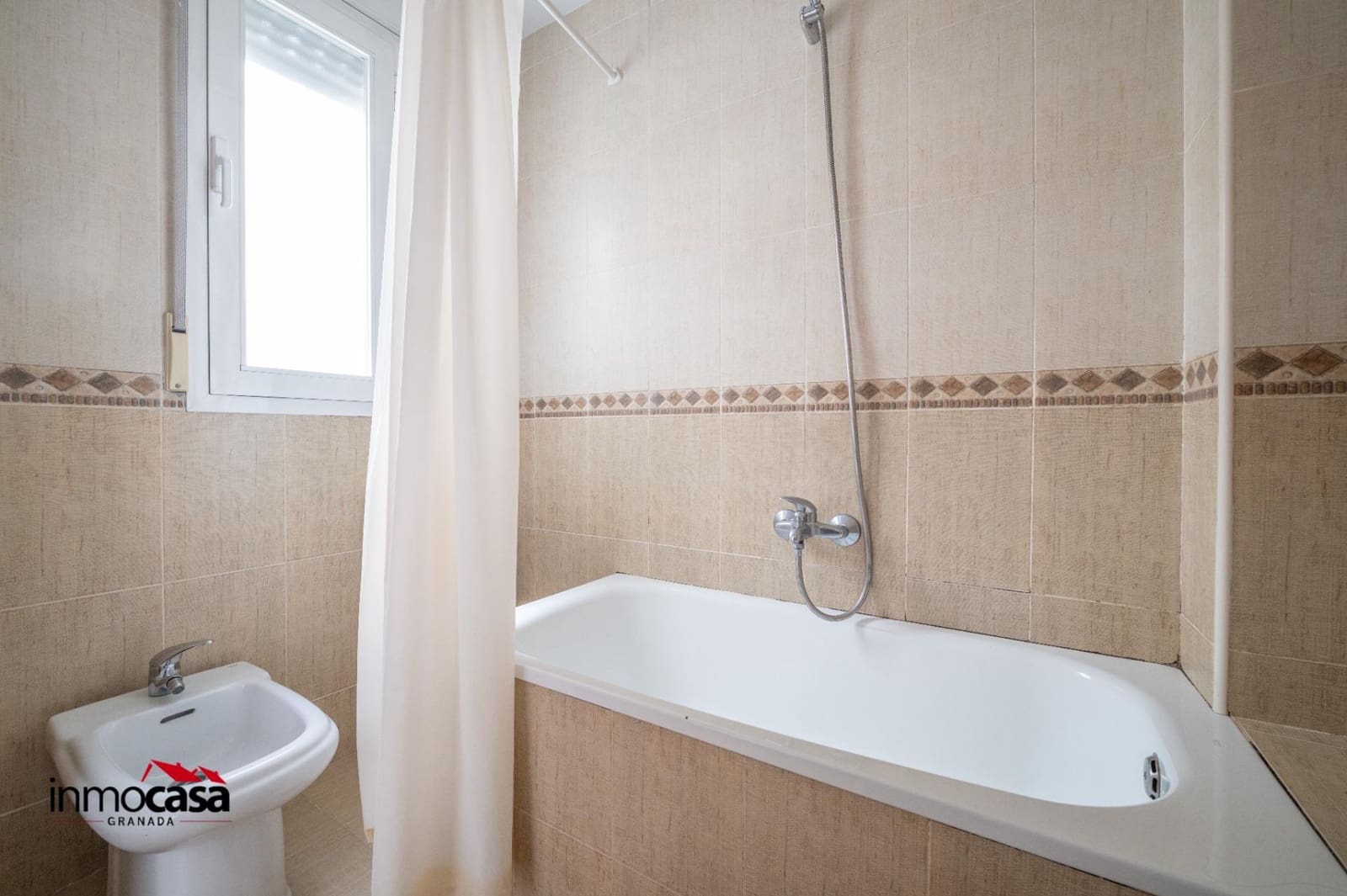 2 slaapkamer Flat te koop in Armilla - € 159.900 (Ref: 9437556)