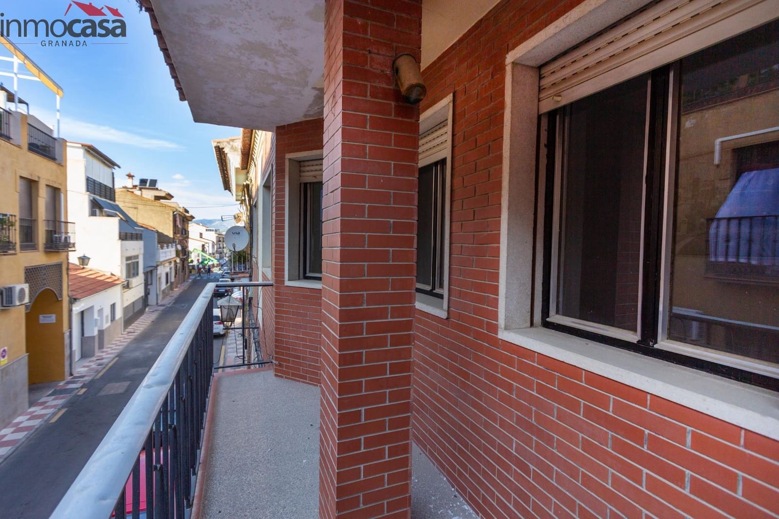 Casa de 6 habitaciones en Armilla en venta con garaje - 245.000 € (Ref: 9437562)