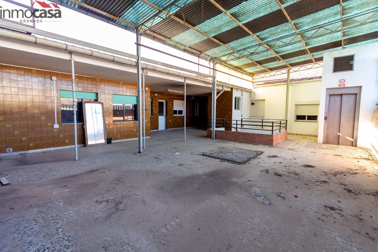 Casa de 6 habitaciones en Armilla en venta con garaje - 245.000 € (Ref: 9437562)