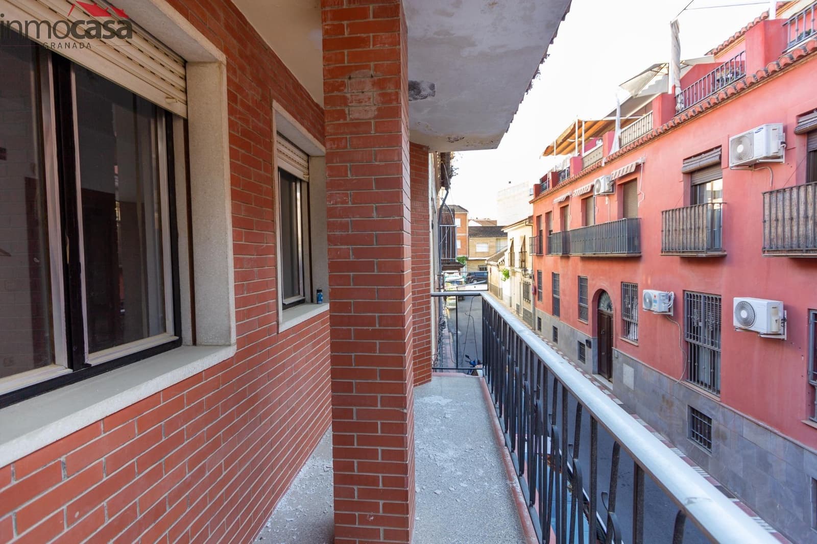 Casa de 6 habitaciones en Armilla en venta con garaje - 245.000 € (Ref: 9437562)