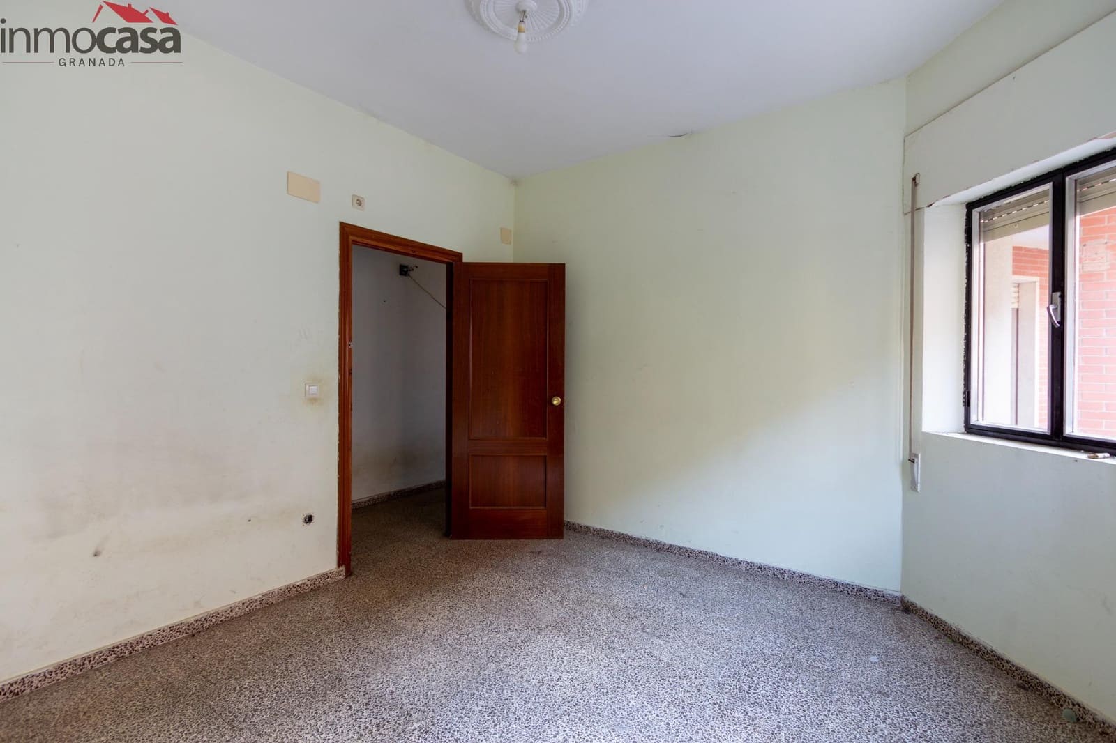 Casa de 6 habitaciones en Armilla en venta con garaje - 245.000 € (Ref: 9437562)