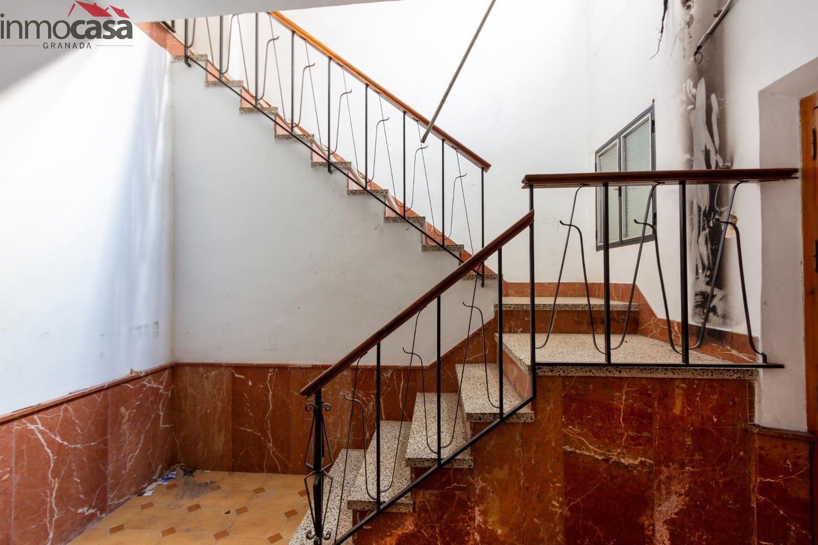 Casa de 6 habitaciones en Armilla en venta con garaje - 245.000 € (Ref: 9437562)