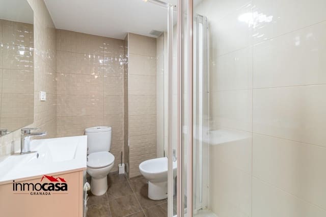 2 soveværelse Lejlighed til leje i Granada by - € 750 (Ref: 9440723)