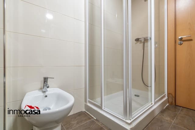 2 soveværelse Lejlighed til leje i Granada by - € 750 (Ref: 9440723)