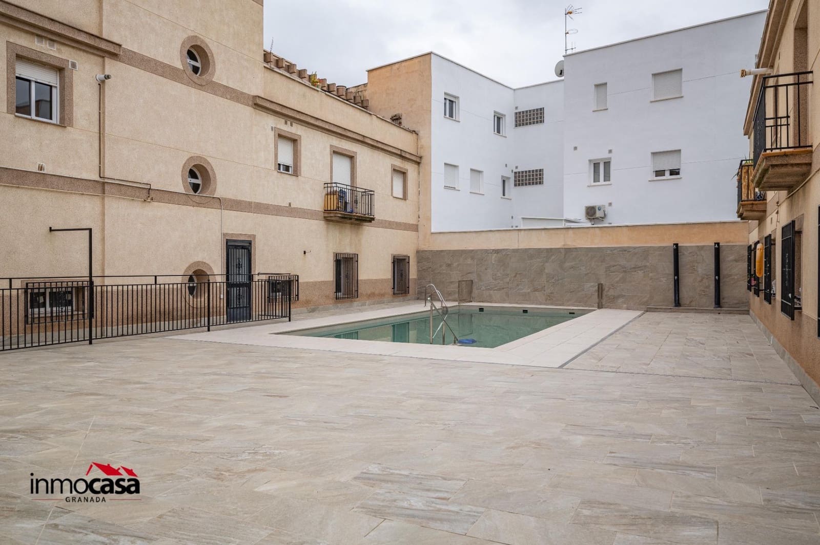 3 chambre Appartement à vendre à Las Gabias avec piscine garage - 160 000 € (Ref: 9446506)